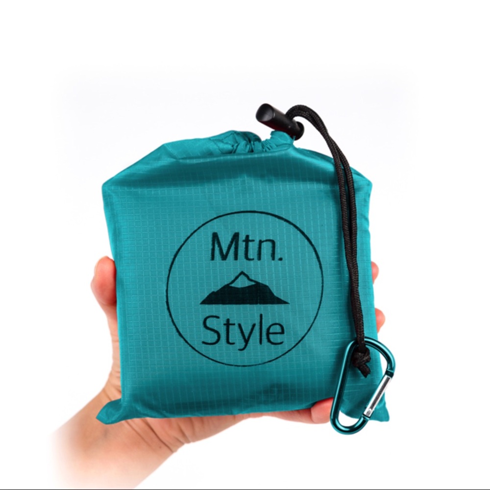 MTN STYLE Pocket Blanket